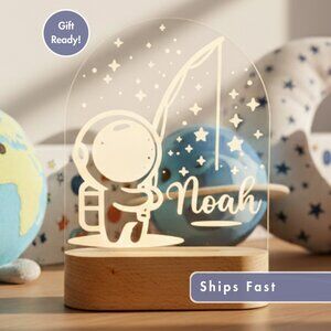 Custom Astronaut Night Light – Personalized LED Lamp for Kids